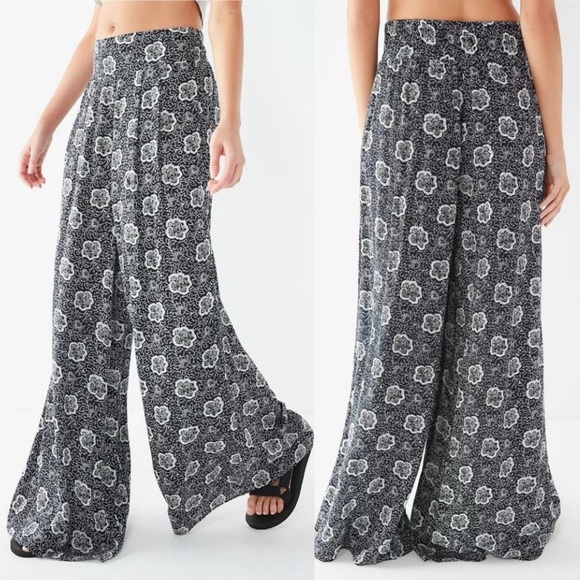 Urban Outfitters Pants - UO Urban Outfitters Palazzo Indigo Blue Floral High Rise Wide Leg Pants